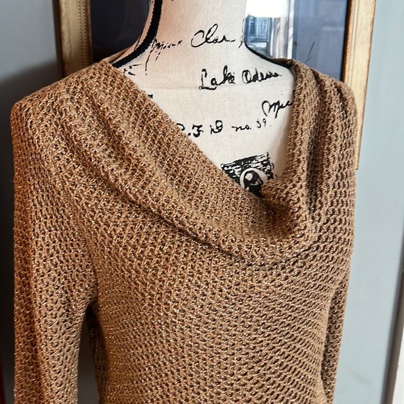 Jones New York Signature Open Knit Metallic Gold Sweater (M) - Picture 2 of 7